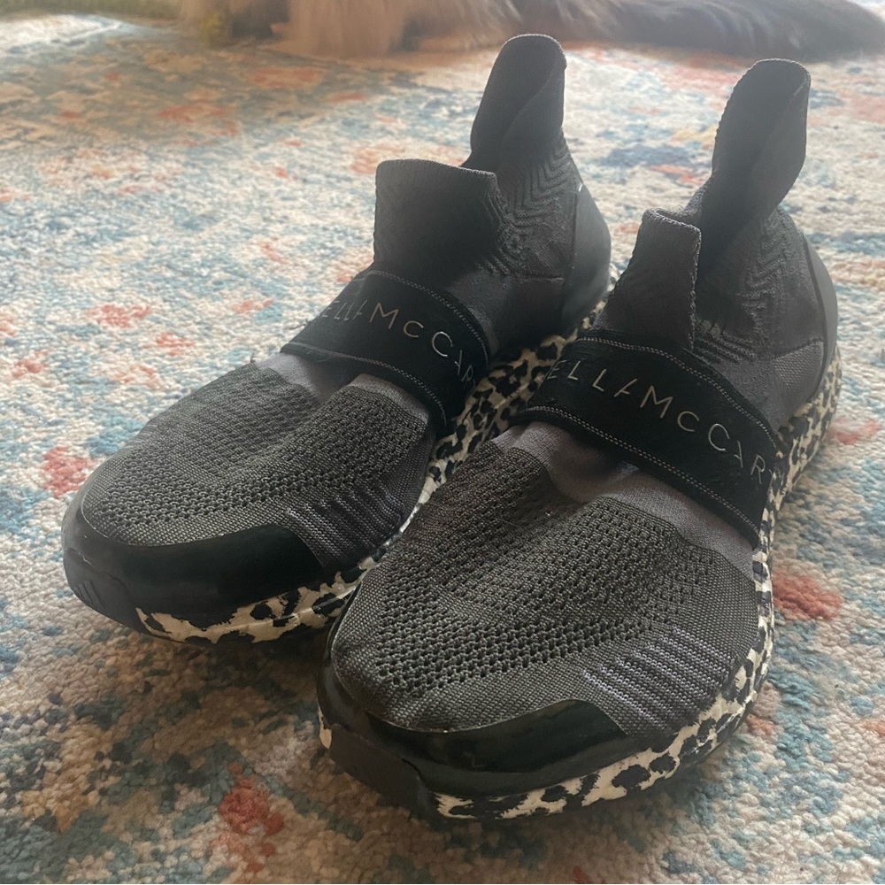 STELLA MCCARTNEY Animal Print Athletic Sneakers - Size 8 women’s